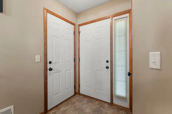 1026 Roosevelt ST S, Cambridge, MN 55008