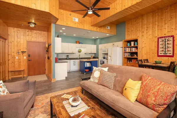 201 Ridgeview LN S #202, Lanesboro, MN 55949