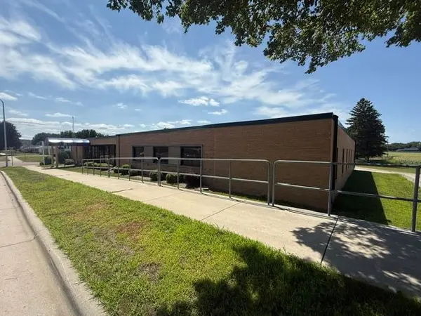 602 N Jackson AVE, Springfield, MN 56087