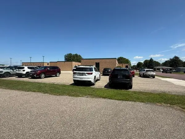 602 N Jackson AVE, Springfield, MN 56087
