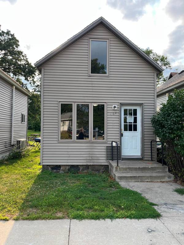 607 3rd ST NE, Little Falls, MN 56345