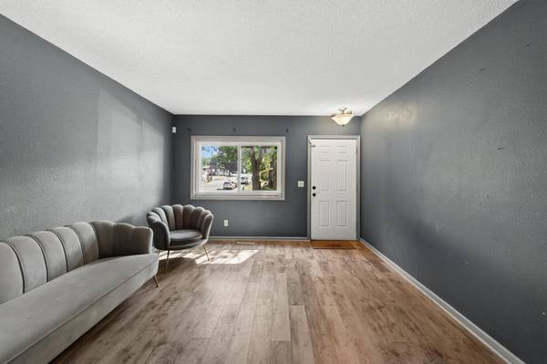 995 Rose AVE E, Saint Paul, MN 55106