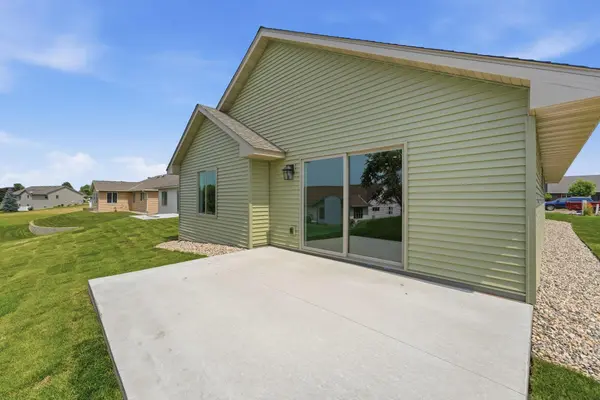 1807 Upper Trentwood CIR NE, Willmar, MN 56201
