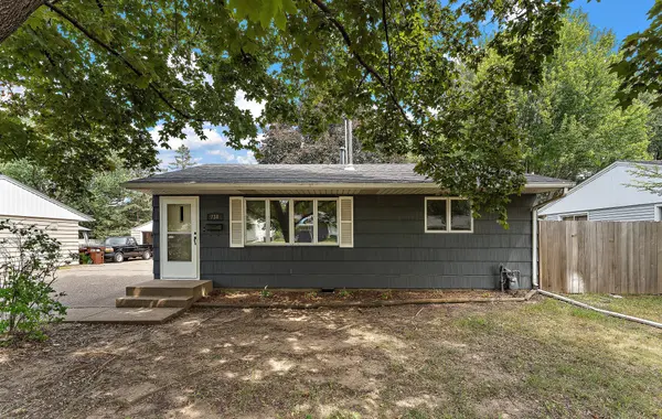 738 22nd AVE N, South Saint Paul, MN 55075