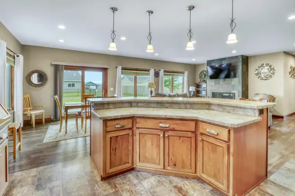 408 Garfield LN, Lake Park, MN 56554