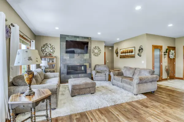 408 Garfield LN, Lake Park, MN 56554