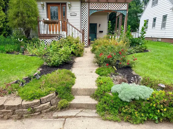 415 E 4th ST, Albert Lea, MN 56007