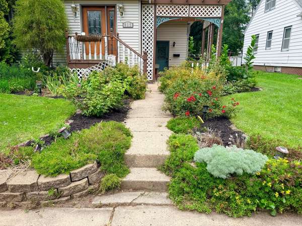 415 E 4th ST, Albert Lea, MN 56007