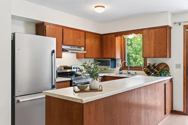 408-410 Cardigan RD, Shoreview, MN 55126