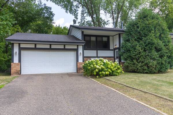 7382 Borman AVE, Inver Grove Heights, MN 55076
