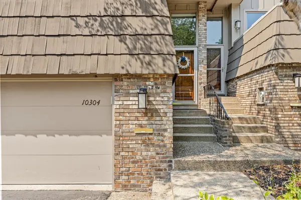 10304 Berkshire RD, Bloomington, MN 55437