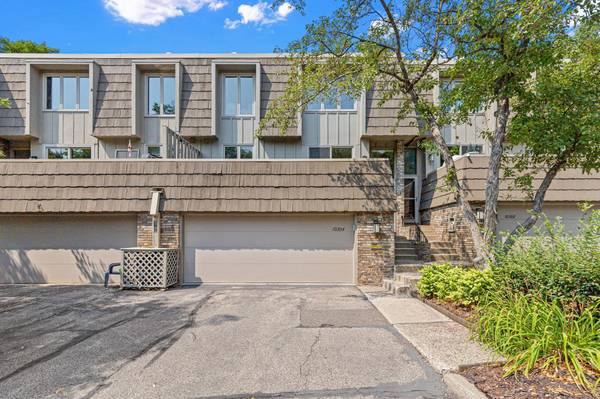 10304 Berkshire RD, Bloomington, MN 55437