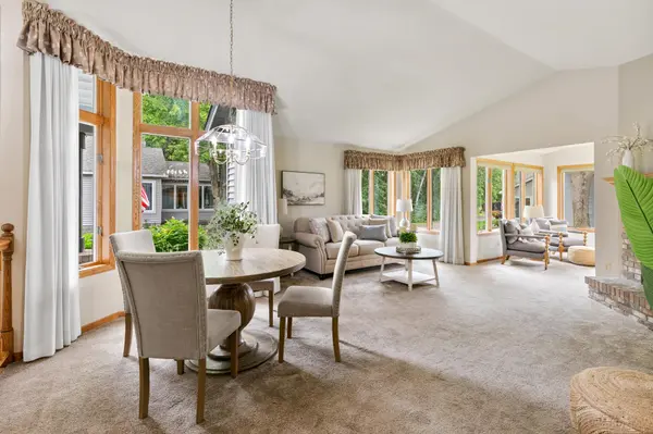 2556 Sumac RDG, White Bear Lake, MN 55110