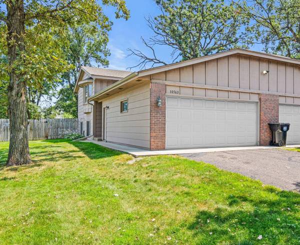 10563 Martin ST NW, Coon Rapids, MN 55433