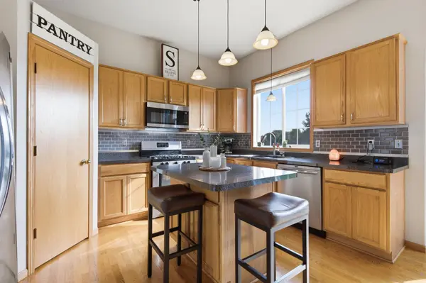 809 Morningside PL, Belle Plaine, MN 56011