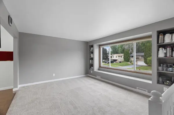 4990 148th PATH W, Apple Valley, MN 55124