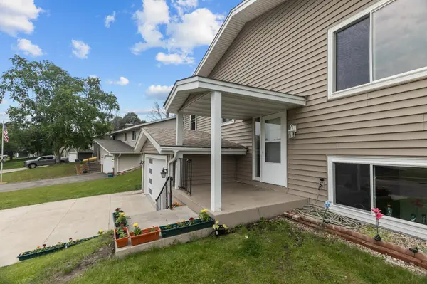 4990 148th PATH W, Apple Valley, MN 55124