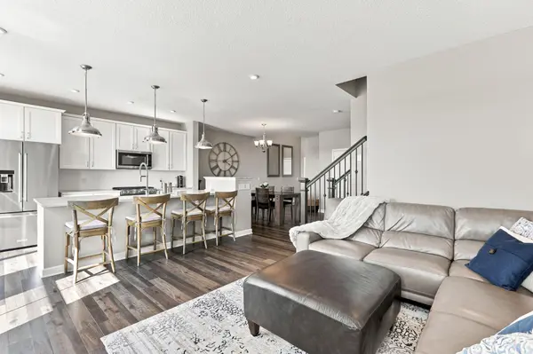 8121 Evergreen LN N, Maple Grove, MN 55369
