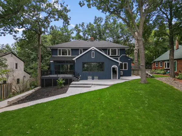 2020 Arcade ST, Maplewood, MN 55109