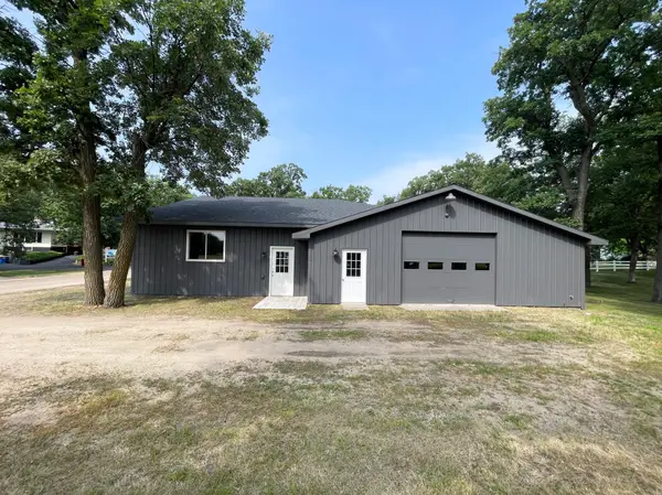 90 Bay View RD, Ottertail, MN 56571