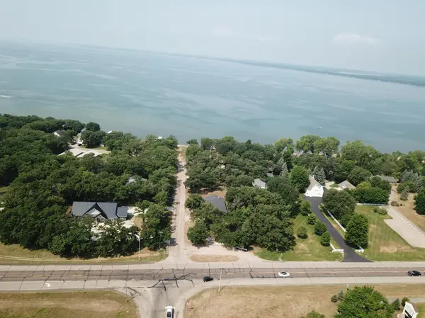 90 Bay View RD, Ottertail, MN 56571