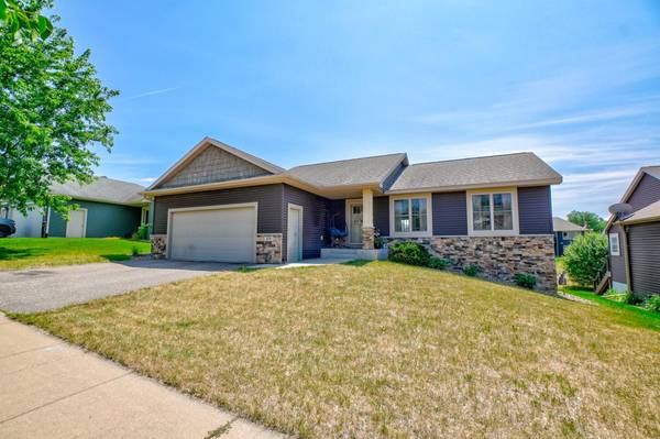 314 Steelhead DR, River Falls, WI 54022