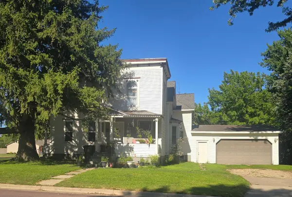 516 11th ST N, Mountain Lake, MN 56159