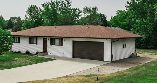 806 Callaway ST E, Saint Joseph, MN 56374