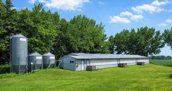39243 561st AVE, New Ulm, MN 56073