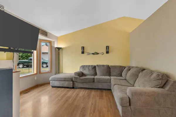 1980 Bridgewater BLVD S, Cambridge, MN 55008