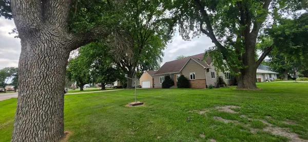 107 Park AVE E, Hollandale, MN 56045