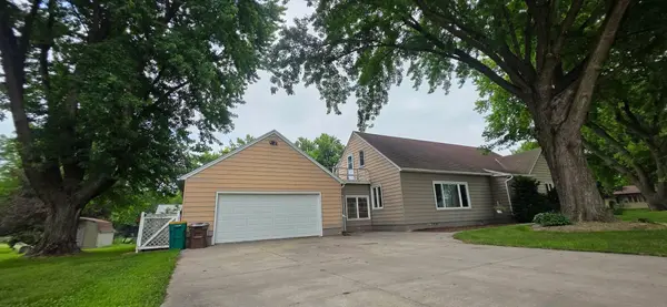107 Park AVE E, Hollandale, MN 56045