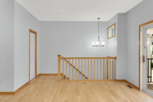 15558 Eagle Ridge RD #1305, Apple Valley, MN 55124