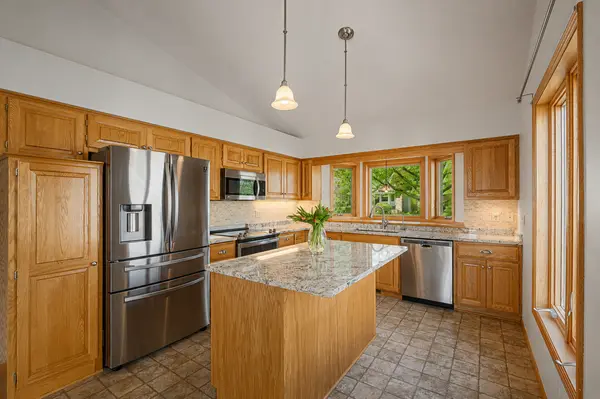 14313 Savanna Oaks DR, Savage, MN 55378