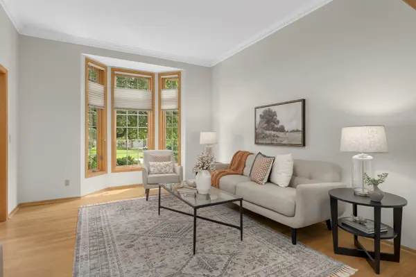 5715 Pond DR, Shoreview, MN 55126