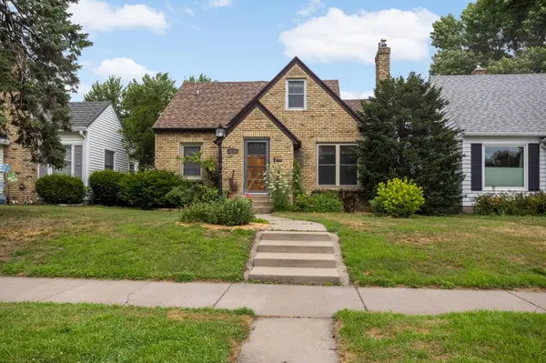 2135 Pinehurst AVE, Saint Paul, MN 55116