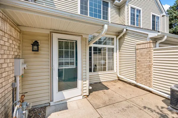 15321 Greenhaven LN #107, Burnsville, MN 55306