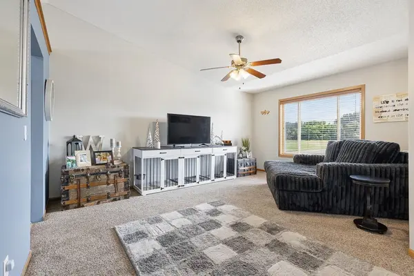 513 Harriett DR, Marshall, MN 56258