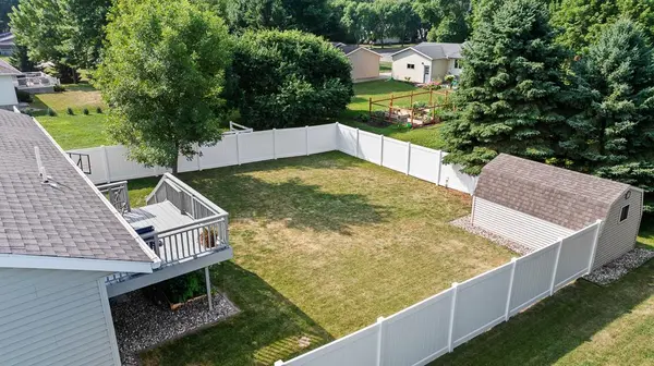 513 Harriett DR, Marshall, MN 56258