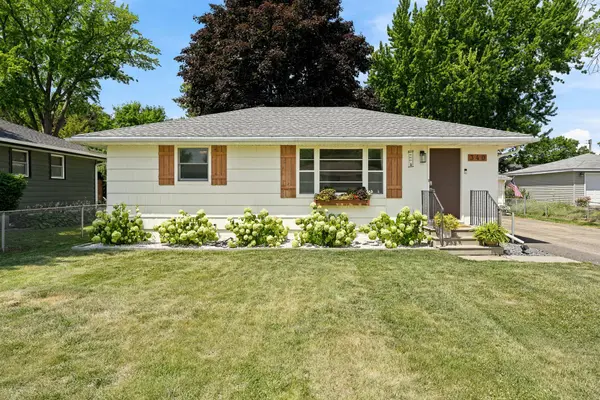 340 Greenway AVE N, Oakdale, MN 55128
