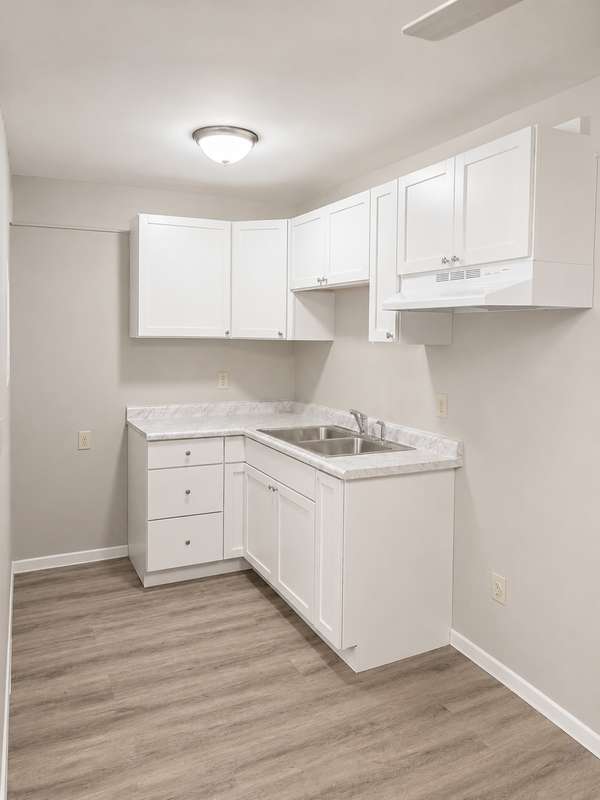 800 Hackberry DR #H-3, Marshall, MN 56258