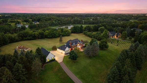 4650 Neal AVE N, Stillwater, MN 55082