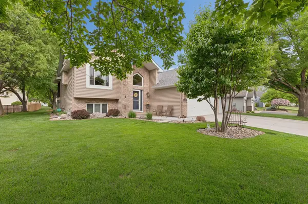 9039 Vickors XING, Brooklyn Park, MN 55443