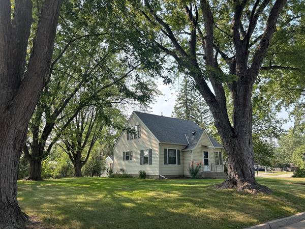 1904 7th ST SW, Willmar, MN 56201
