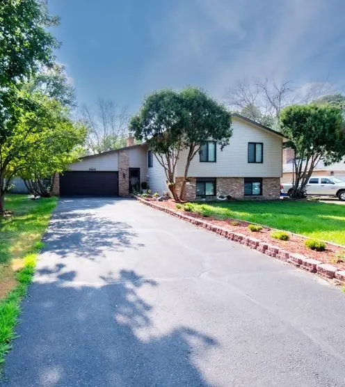 8106 Groveland RD, Mounds View, MN 55112