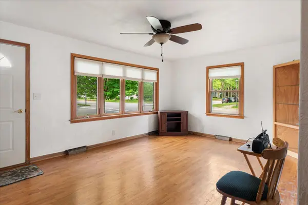 503 S 9th ST, La Crescent, MN 55947