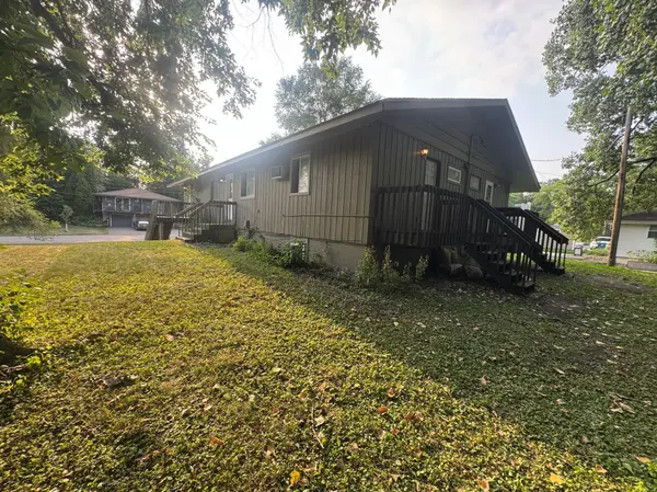 305 Jackson AVE N, Hopkins, MN 55343