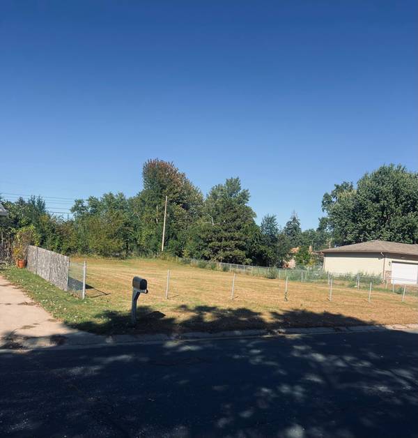 3XX Belmont LN E, Maplewood, MN 55117