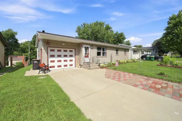 912 S 3rd AVE, Albert Lea, MN 56007