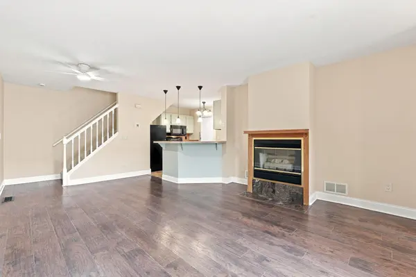 1770 Donegal DR #10, Woodbury, MN 55125